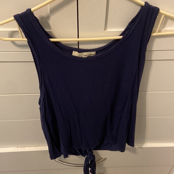 Tank top with slit in back and knot - Picture 2 of 4